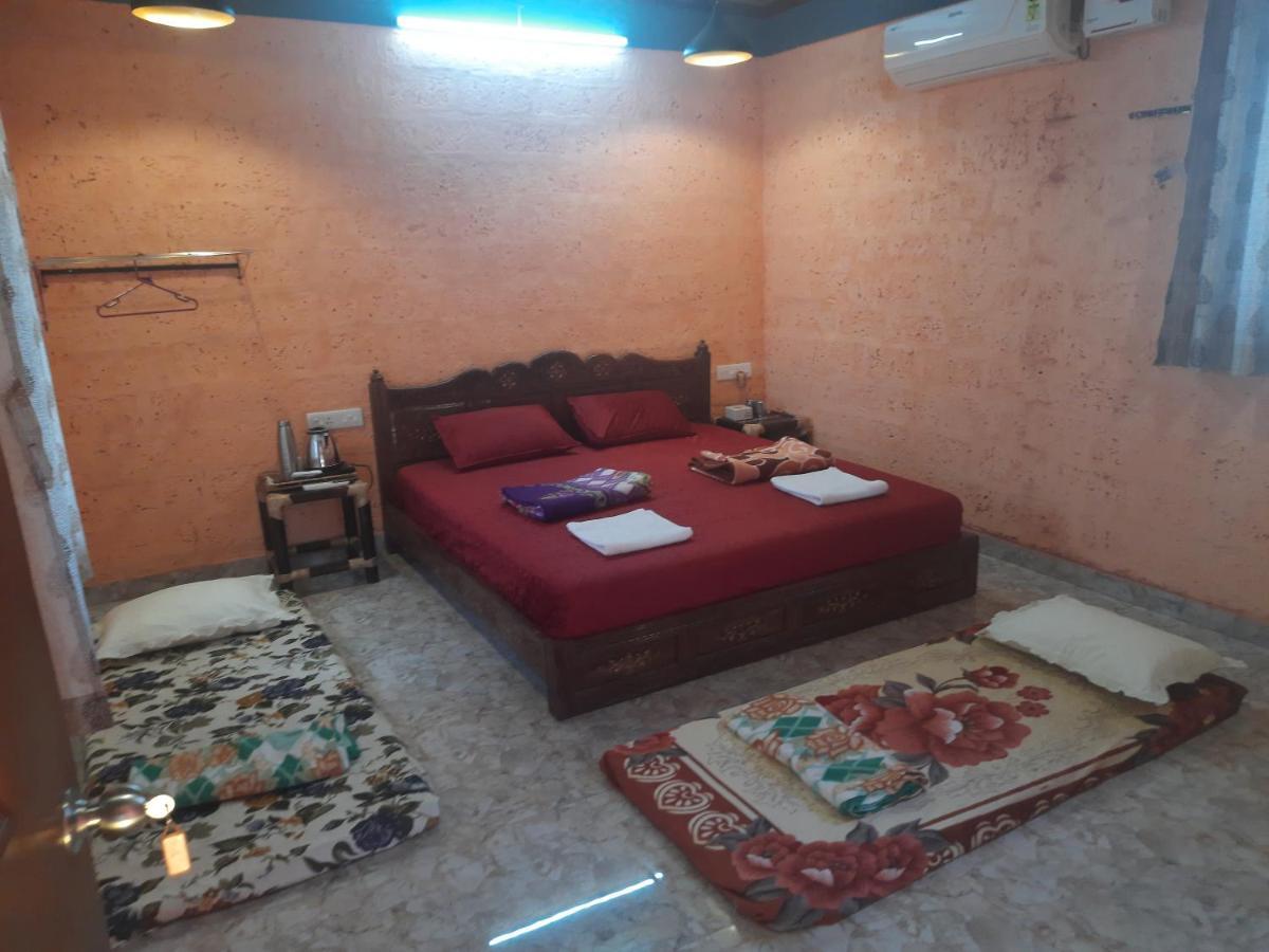 Amee'S Retreat Hotel Diveagar Exterior photo