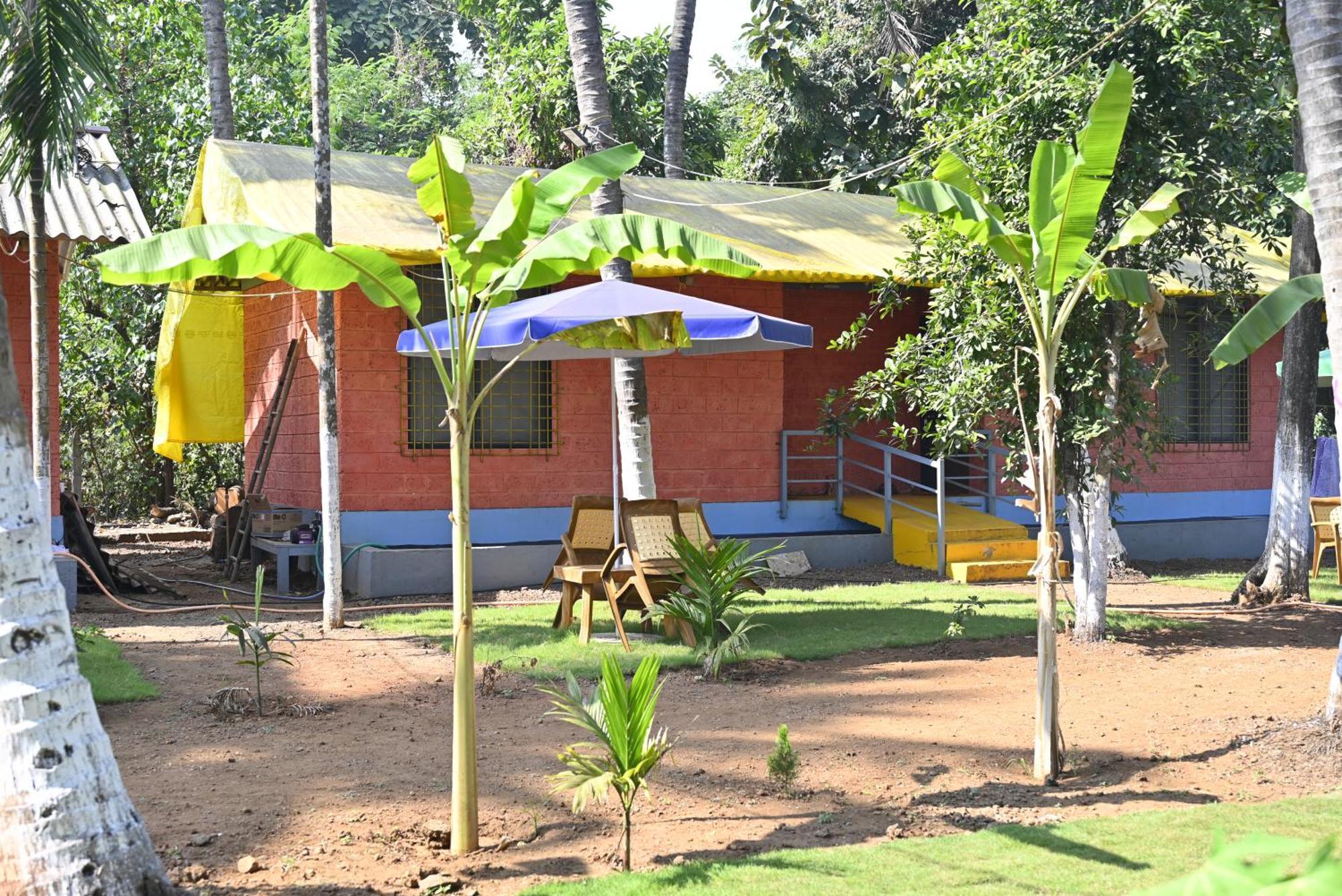 Amee'S Retreat Hotel Diveagar Exterior photo