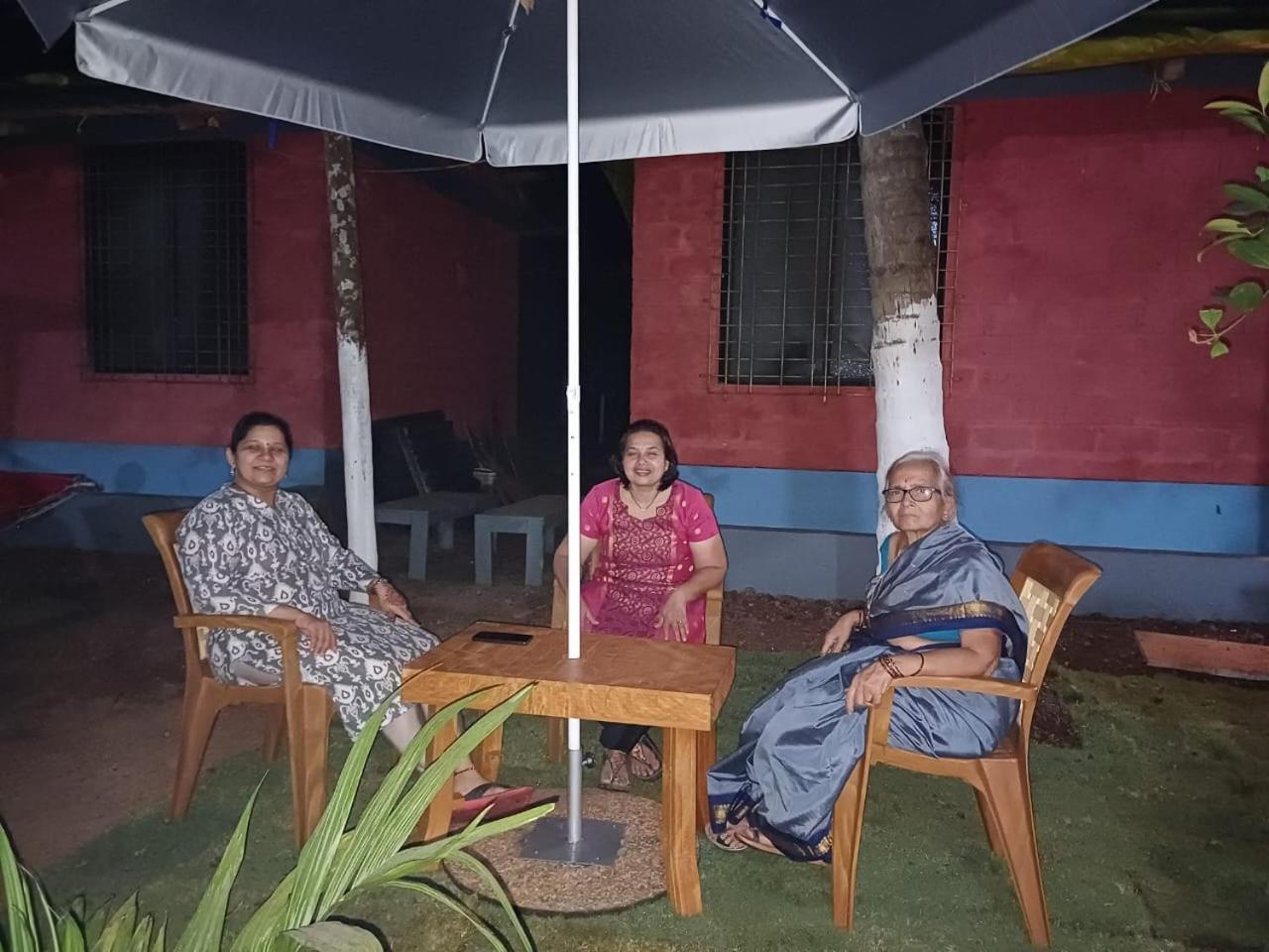 Amee'S Retreat Hotel Diveagar Exterior photo